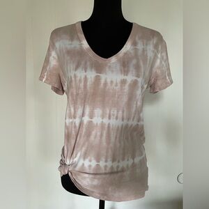 Universal Thread Blush Tie-Dye V-Neck Tee